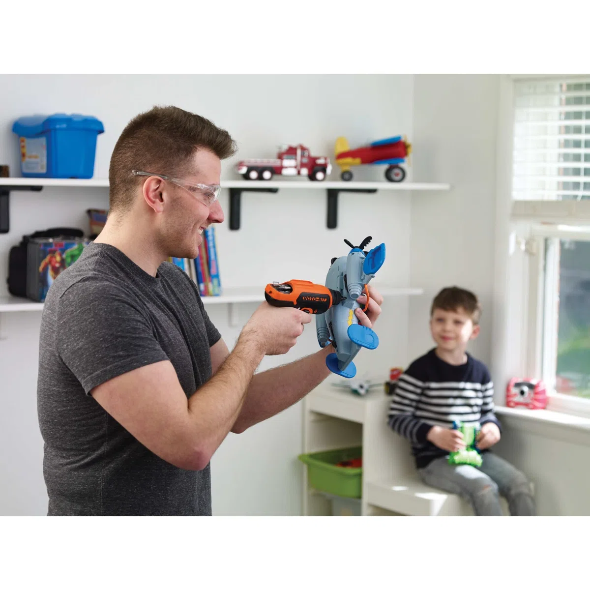 BLACK+DECKER 4V MAX Cordless Screwdriver With Bit Storage view 3
