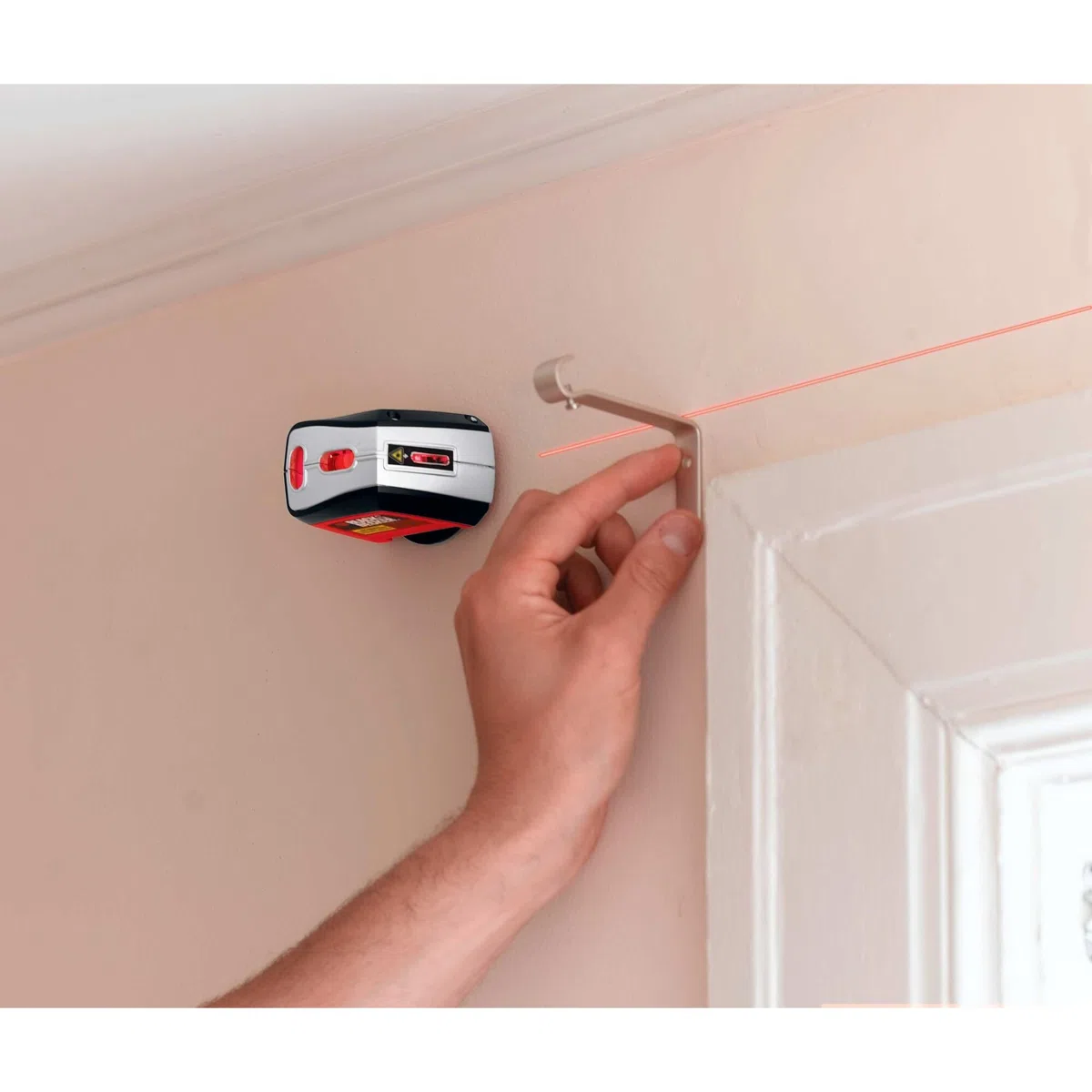 BLACK+DECKER Laser Level view 2
