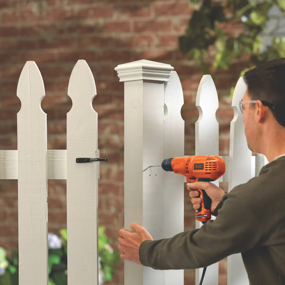 BLACK+DECKER Corded Drill, 5.5-Amp, 3/8-Inch view 2