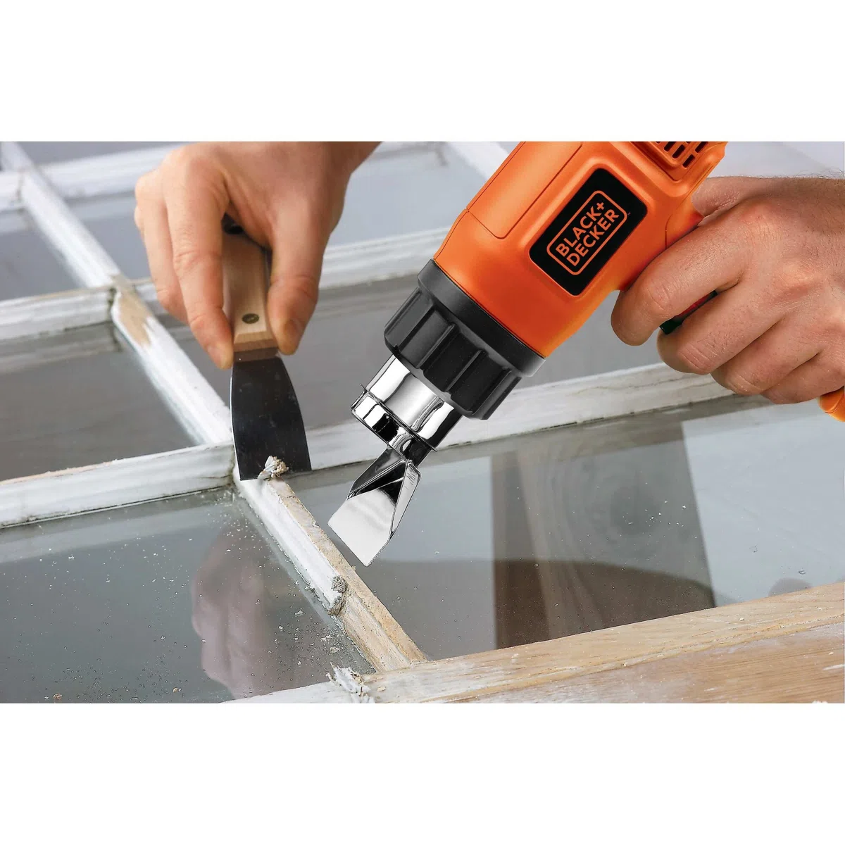 BLACK+DECKER Heat Gun with Dual Temperature Settings view 2